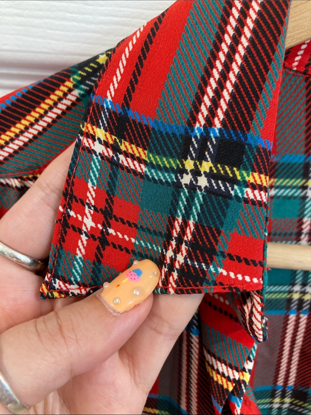 Vintage 80’s CHAGALL Red Plaid Button-Front Blouse, polyester - Picture 4 of 8